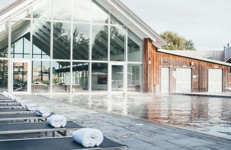 Cotswolds Lakehouse, With Hot Tub & Spa Access, Lower Mill Estate Somerford Keynes Exterior foto